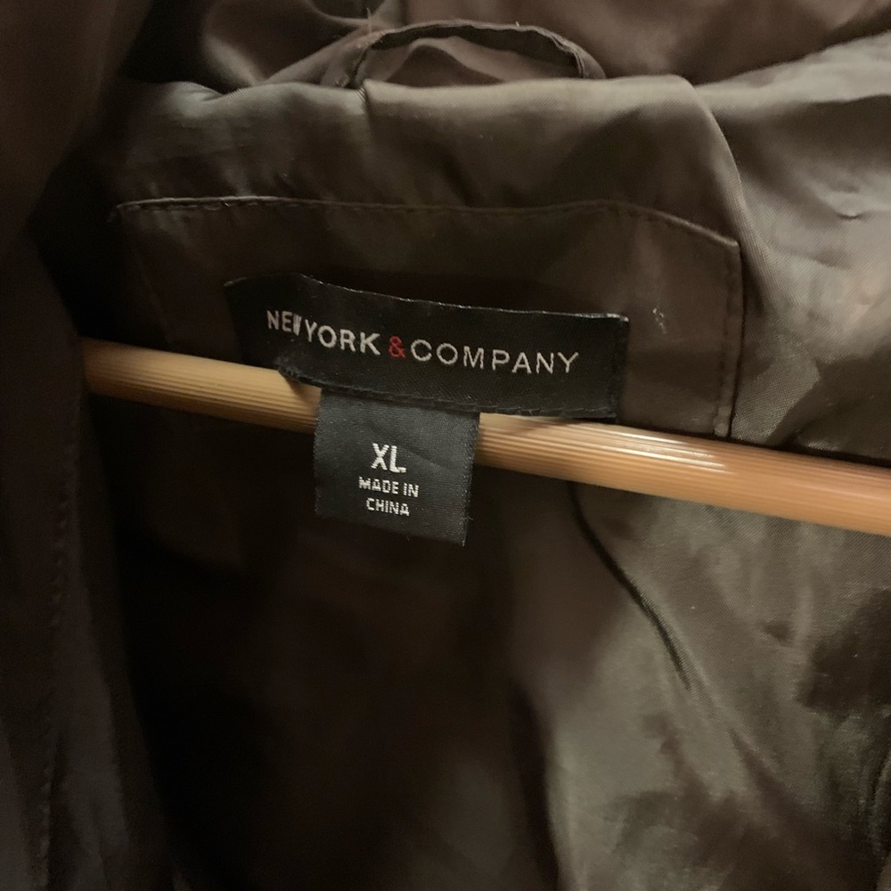 Brown puffer coat - Picture 3 of 7
